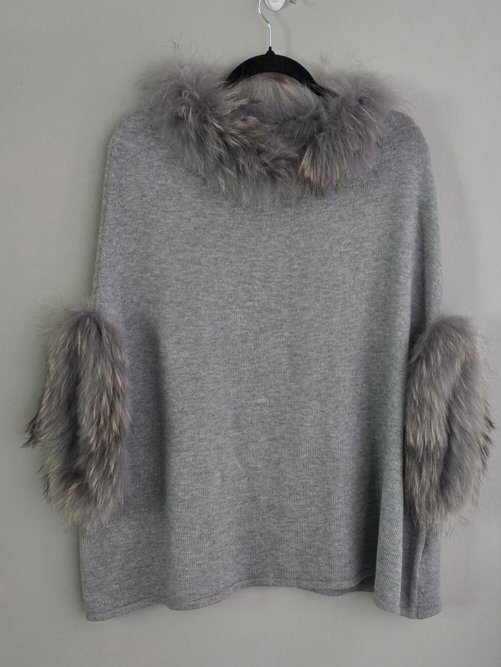 Love Token Grey Soft 100% Raccoon Fur Trim Sweater Poncho XS/S